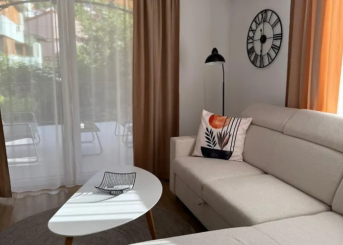 Apartment 528